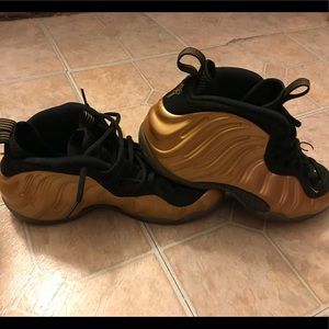 Nike Air Foamposites Gold Shoes